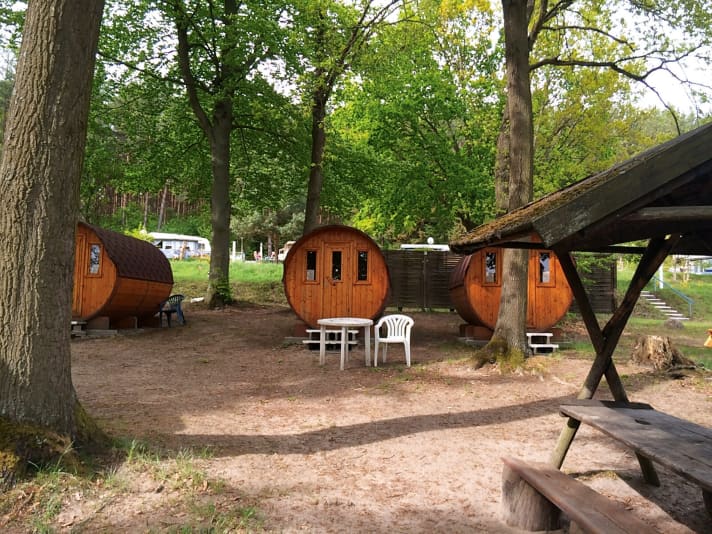 Cosy, the sleeping barrels for two people.