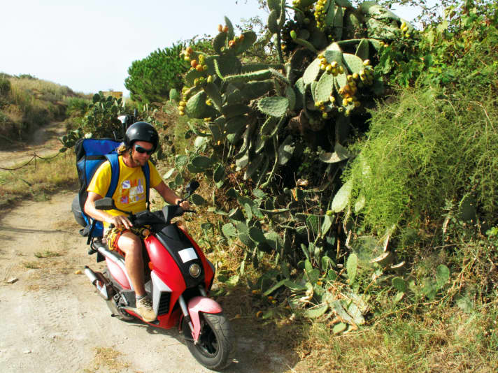 Island vehicle: the scooter