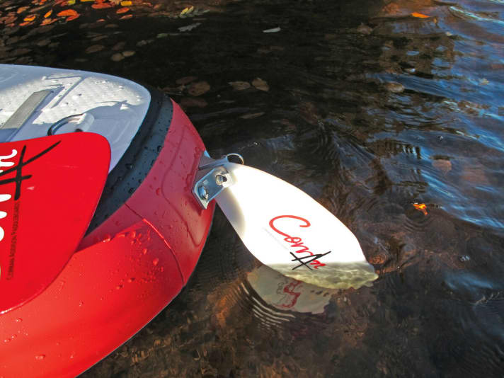 Outline, Zweikammern-System mit Abflusslöchern und die perfekte Finnenlösung für den Flusseinsatz (Klappfinne im Heck) zeichnen ein Wildwasser-Profikonzept aus.