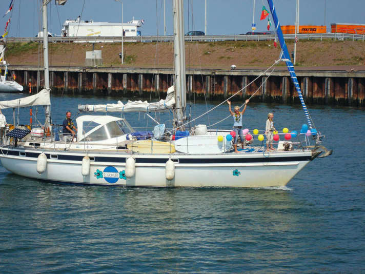The round-the-world voyage with the "Luna" lasted a total of three years with a few stopovers in between.