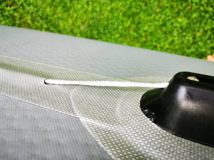 Das Kevlar-Seil beginnt an der Finnen-Box.