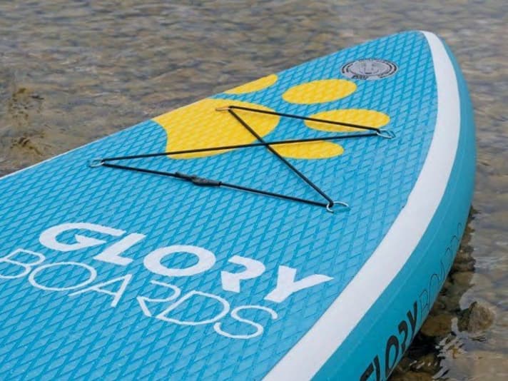 With Glory Boards, the deckpack extends to the tip of the bow and offers the woofi a box seat.