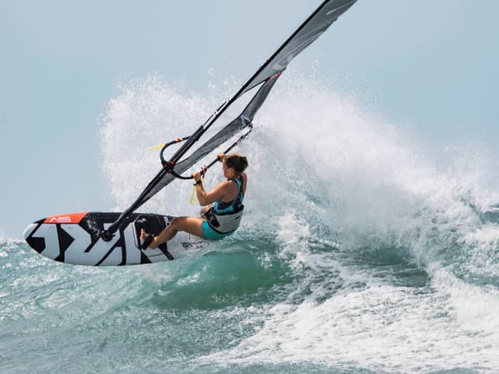 In Brasilien hat Lina an ihren Skills bei Wind von rechts gearbeitet.