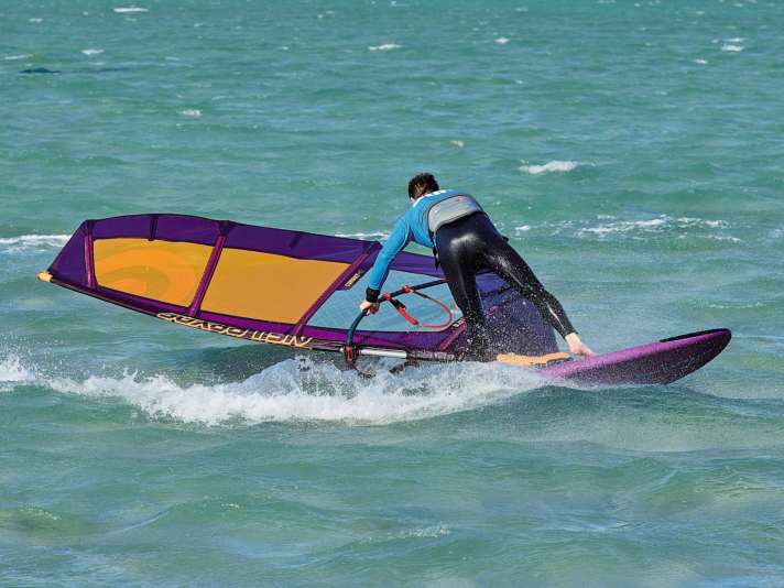 surf/100128721_c17ec7a7db63477461556b9db95e8739