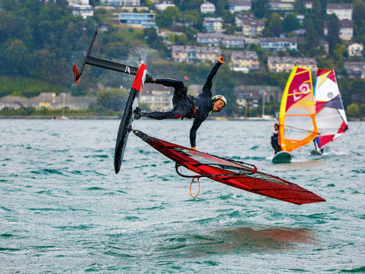 Foil specialist Balz Müller affectionately calls the wings "Bergbauernsense".