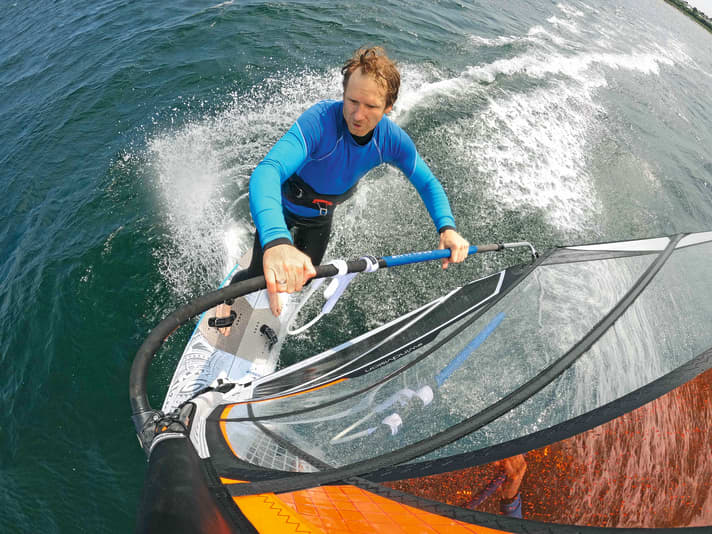 Integrated adapters for thin RDM masts are standard on most forks - but there are exceptions.
