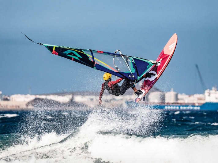 Special children's boards such as the JP Young Gun Magic Ride or the Fanatic Grip XS (in the photo) are particularly useful for very committed youngsters.