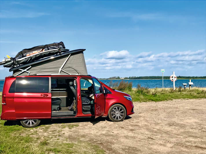 Mercedes V-Klasse mit Marco-Polo-Ausbau,  das freut des Windsurfers Herz.