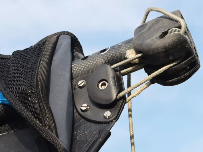 Higher tractive forces due to the double transmission on the block.