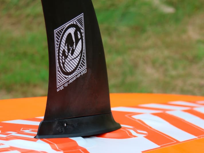 The optional centre fin can also be removed for paddling