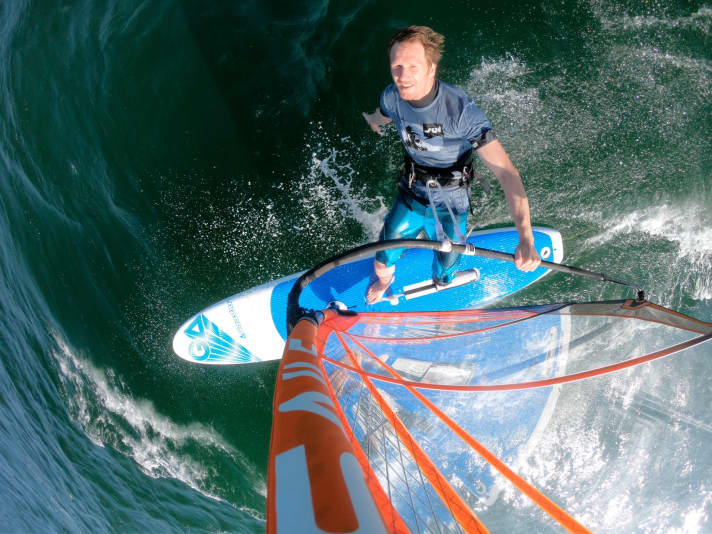 Longboard fun in light winds