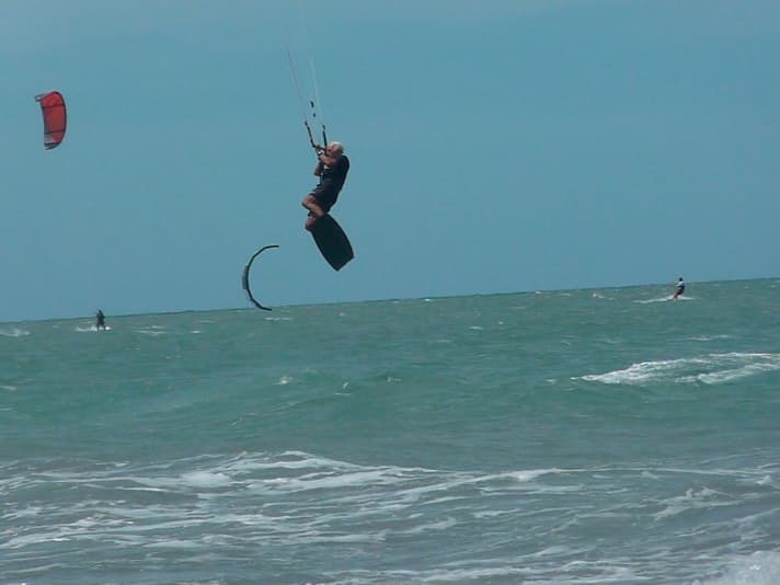 The boss himself kites here: Horst Karrer is still active after 40 years, on land and on water.