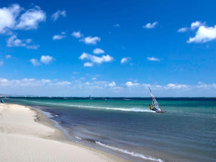 The Mediterranean spots are perfect for practising manoeuvres, but require experience due to the offshore wind.