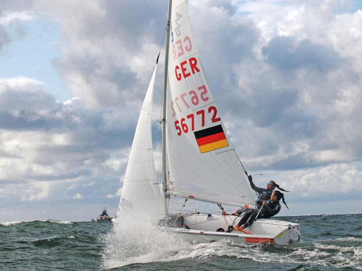 Sailing in the 420 represents competitive sport at the highest level. After the 420er, the next step in sailing is the promotion to the 49er FX Olympic class.