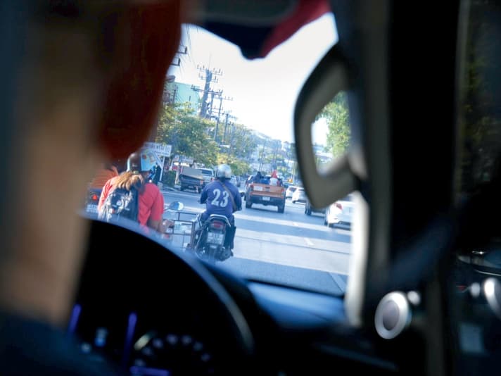 Jungle everywhere - Pukhet has it ready for Nico Prien in traffic and on the way to the beach.