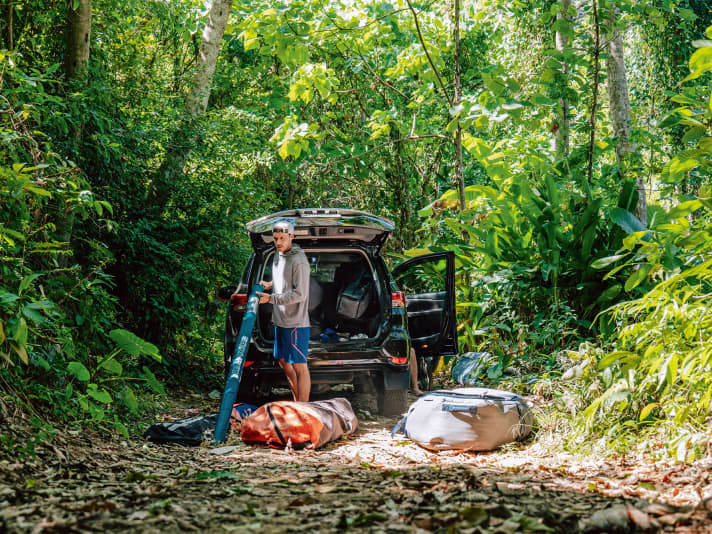 After the arduous journey to the beach, Nico and Remi were rewarded with perfect freeride conditions.