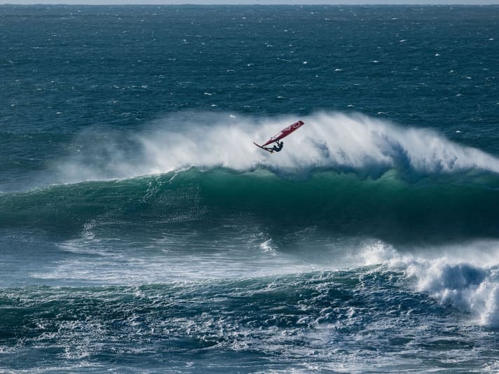 The line between epic triumph ( Photo: Mathieu Pelikan