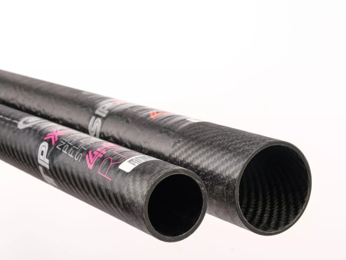The thinner diameter is compensated for by RDM masts with thicker walls. The weights are therefore similar.