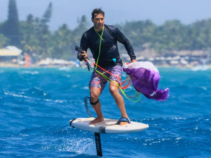 The key element is downwind runs during which the parawing has to be stowed away