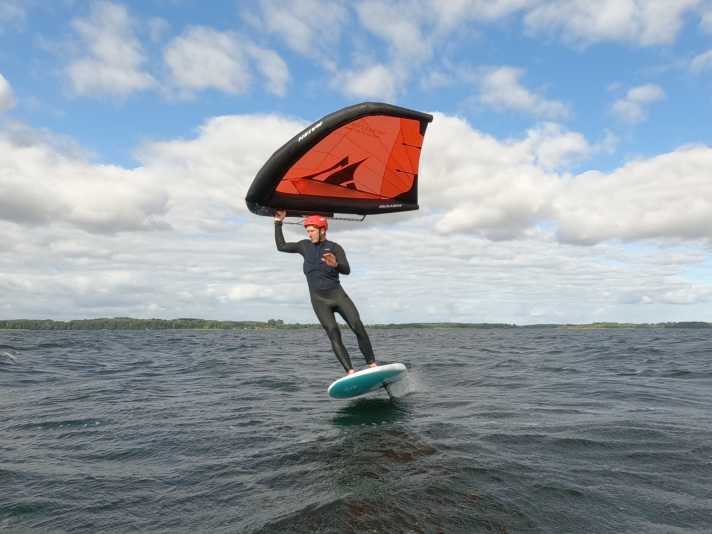 Fliegt easy und neutral - der Naish Neutron