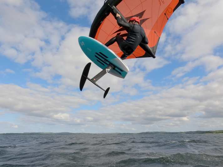 Das leichte Gewicht macht sich auch beim Springen positiv bemerkbar