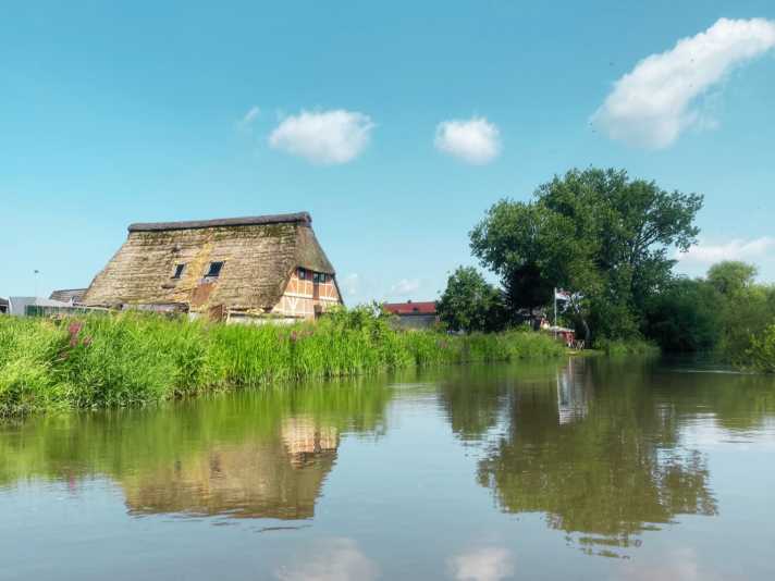 Auf einsamer Entdeckungs-Tour im Alten Land.