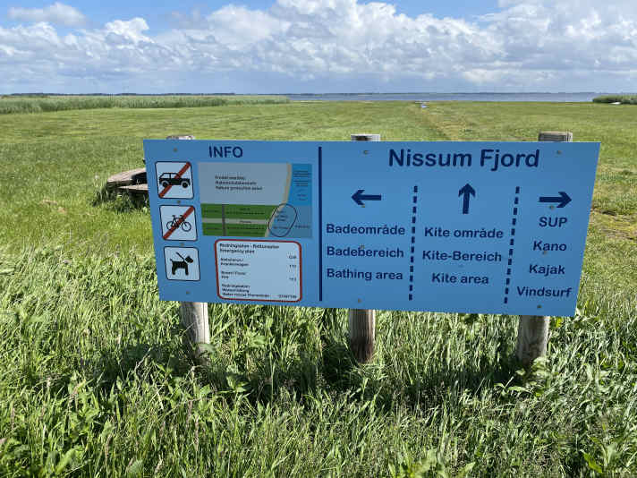 In Thorsminde on the Nissum Fjord, water sports are clearly regulated