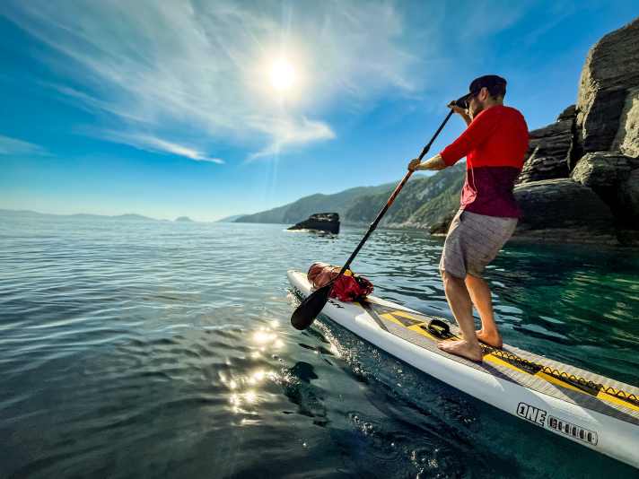 The Naish One has proved its worth on numerous trips: it’s not particularly stable, but it’s nippy and still manoeuvrable enough, with a slightly raised bow. That’s Laurin’s favourite for the open sea.