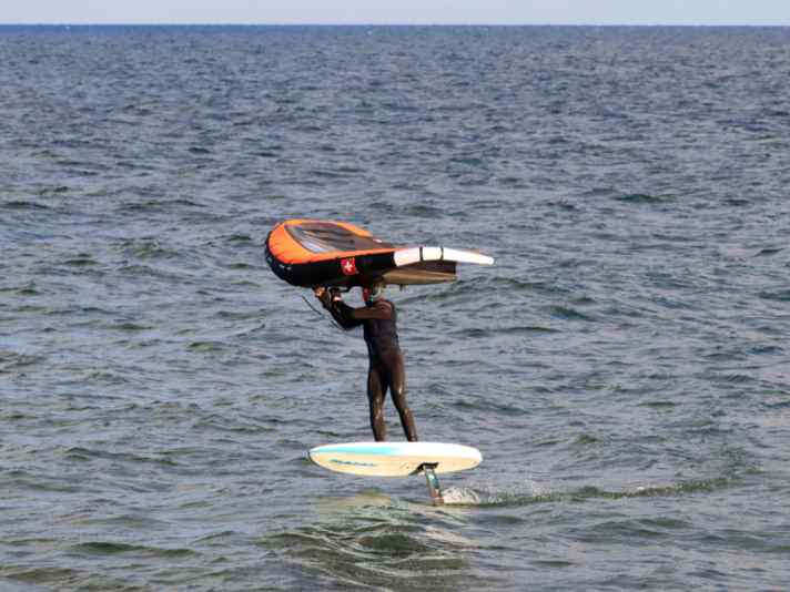 As with most mid-length boards, manoeuvres require a little more practice than on classic compact wingboards