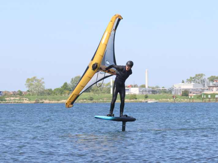 Foiling in the cross slope