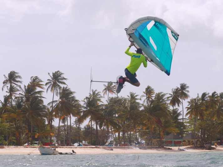 Am dünnen Carbonboom greift man sehr entspannt