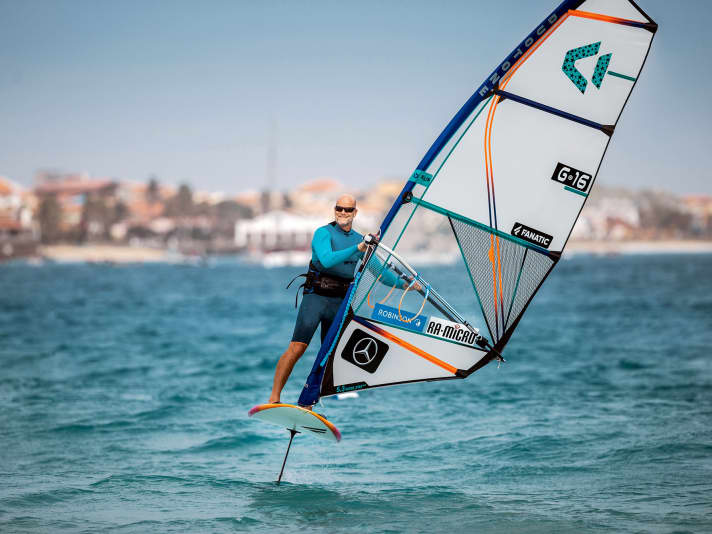 Die Bucht von Santa Maria ist ein idealer Foil- und Freeride-Spot. | . Foto: Martin Miseré