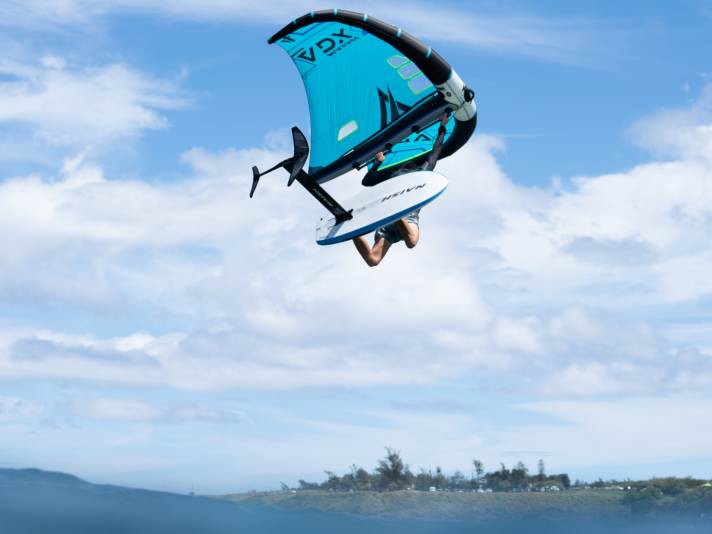 surf/s28wing-action-adx-hoverascendwing-loukapitout-amandacantor-dsc03469-hires-rgb_8b0042384689d02ab89d91f95925f8da