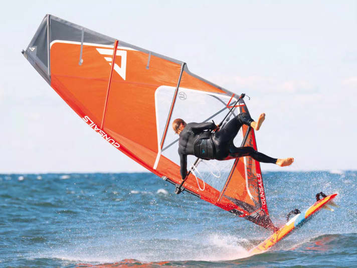 A firm contact with the board is important when looping.