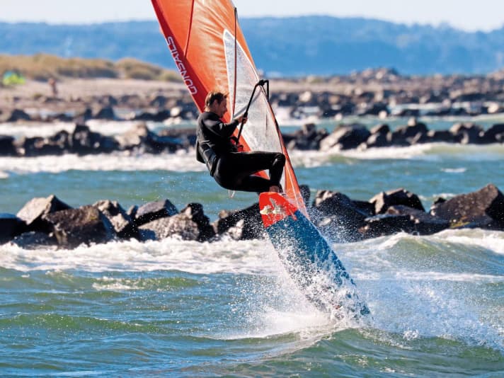 If you grab the clew wide, the rotation gets an extra boost.