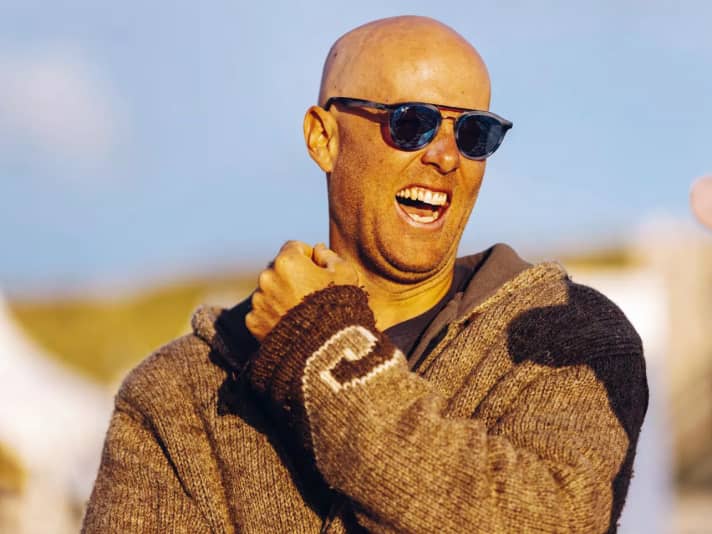 A good laugh - after his World Championship success, the North German Regatta Association rewarded Sebastian's performance with 50,000 euros.