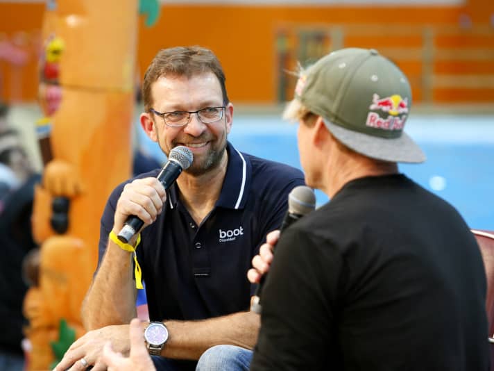 Dirk Muschenich (hier im Interview mit Robby Naish) ist Geschäftsführer beim VDWS