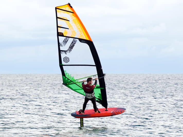 Das Crossoverboard I-99 Volare im Windsurf-Einsatz