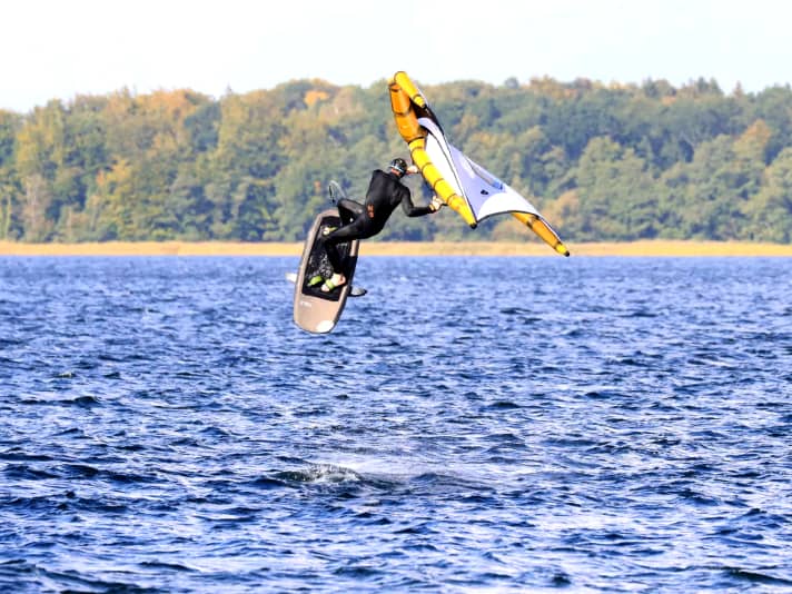 Bei Sprüngen und Rotationen lässt sich der Gold Wing sehr präzise führen