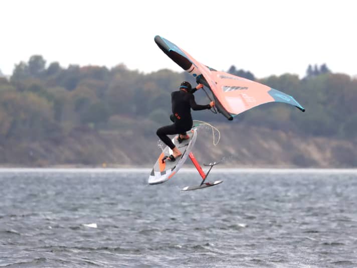 In der Luft hängt das Board besonders leicht am Fuß