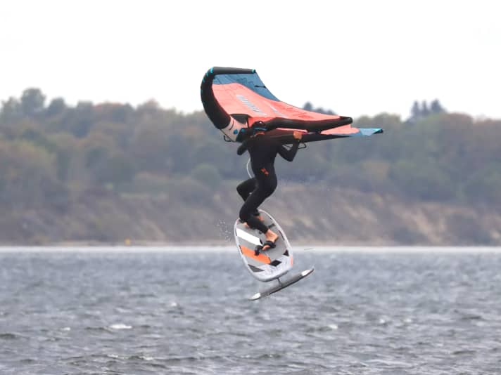 Leicht und kompakt rotiert der Wing durch sämtliche Freestyle-Tricks