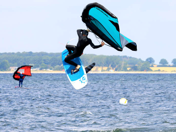 Mit Leichtigkeit durch alle Tricks – das ist der Slingshot Slingwing V3