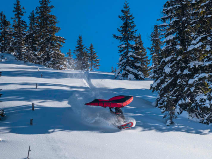 After a few days of practice, Seppl Ramsbacher was able to put the wing to good use in the snow