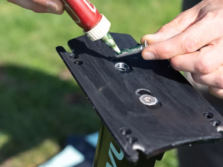 The Loctite used here is for illustrative purposes only and is not the optimum variant!