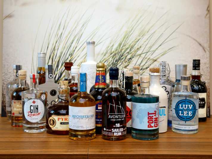 La gamma di varietà di gin e di rum è molto ampia.