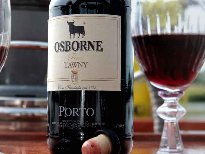 On-board bar: Port wine