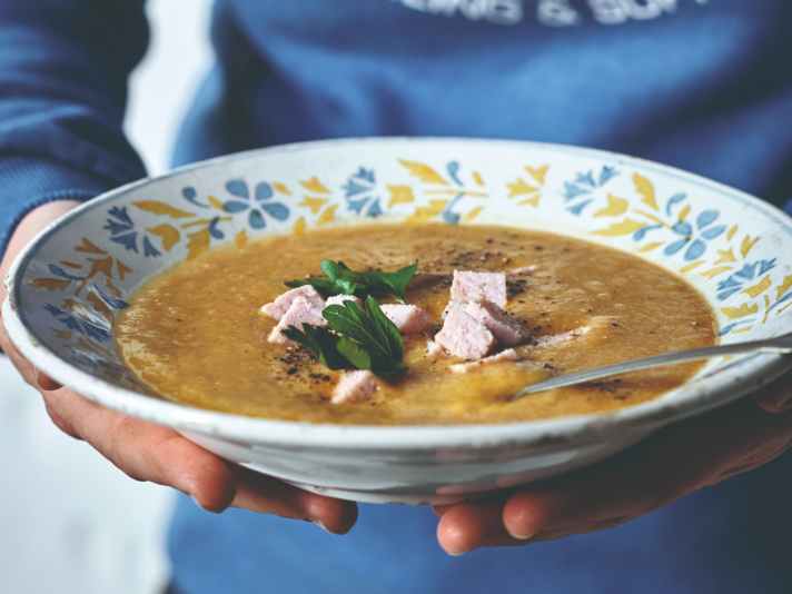 Lenticchie gialle con maiale affumicato