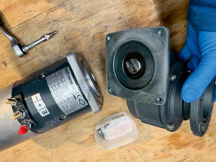 yacht/100192687_8312046032bfb0efad40de27247c2bd7