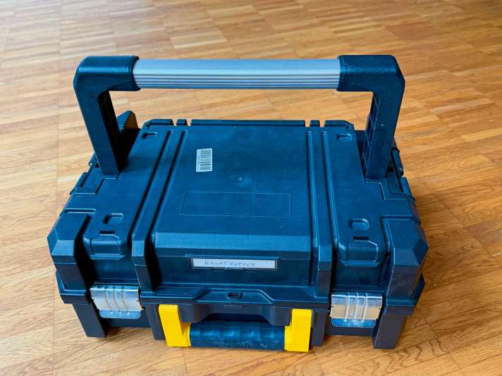 La valise comme rempart : un récipient aussi étanche que possible à l'eau, voire à l'air, est idéal pour protéger les pièces de la corrosion.