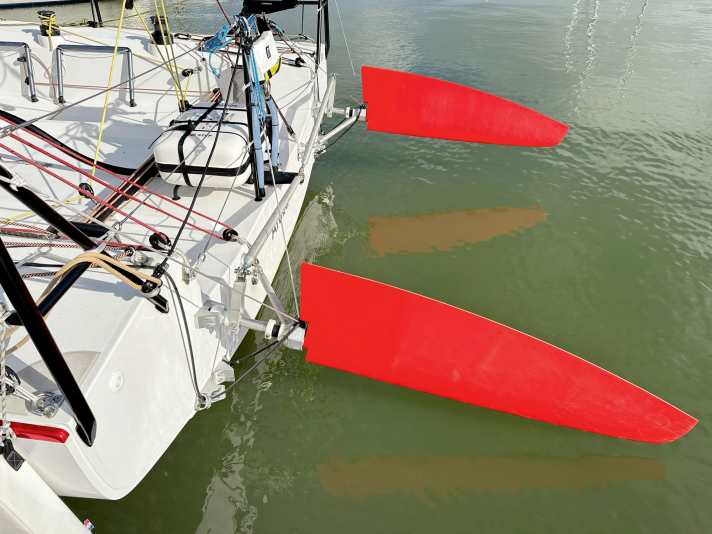 The steering system, featuring two rudders, is a sophisticated, high-quality design.
